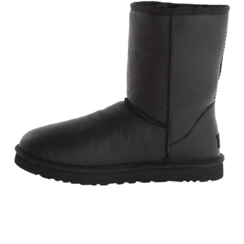 UGG Short Classic II Black Leather